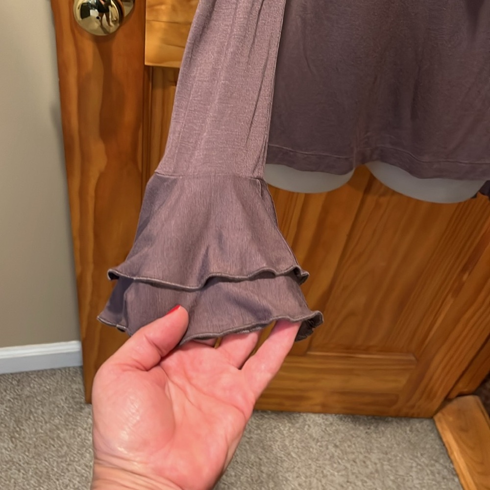 Boston Proper Cold Shoulder Ruffle Detail Top - Picture 6 of 12